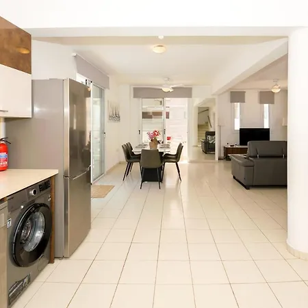 فيلة Blue Sky بروتاراس